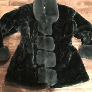 Fashion fur coat size medium. Brand new